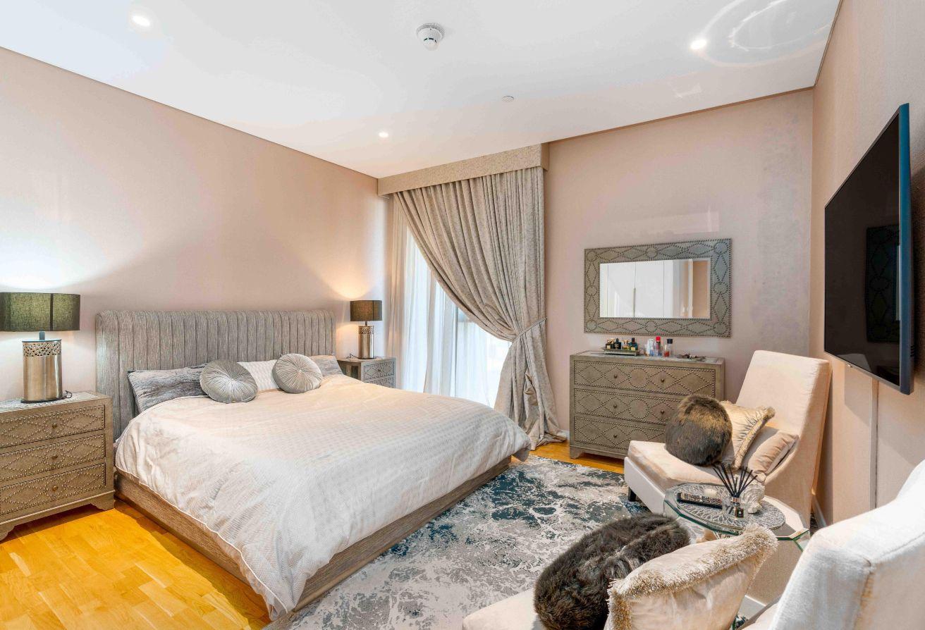Luxury Furnished 2 Bed | Modern Layout | Vacant photo 14