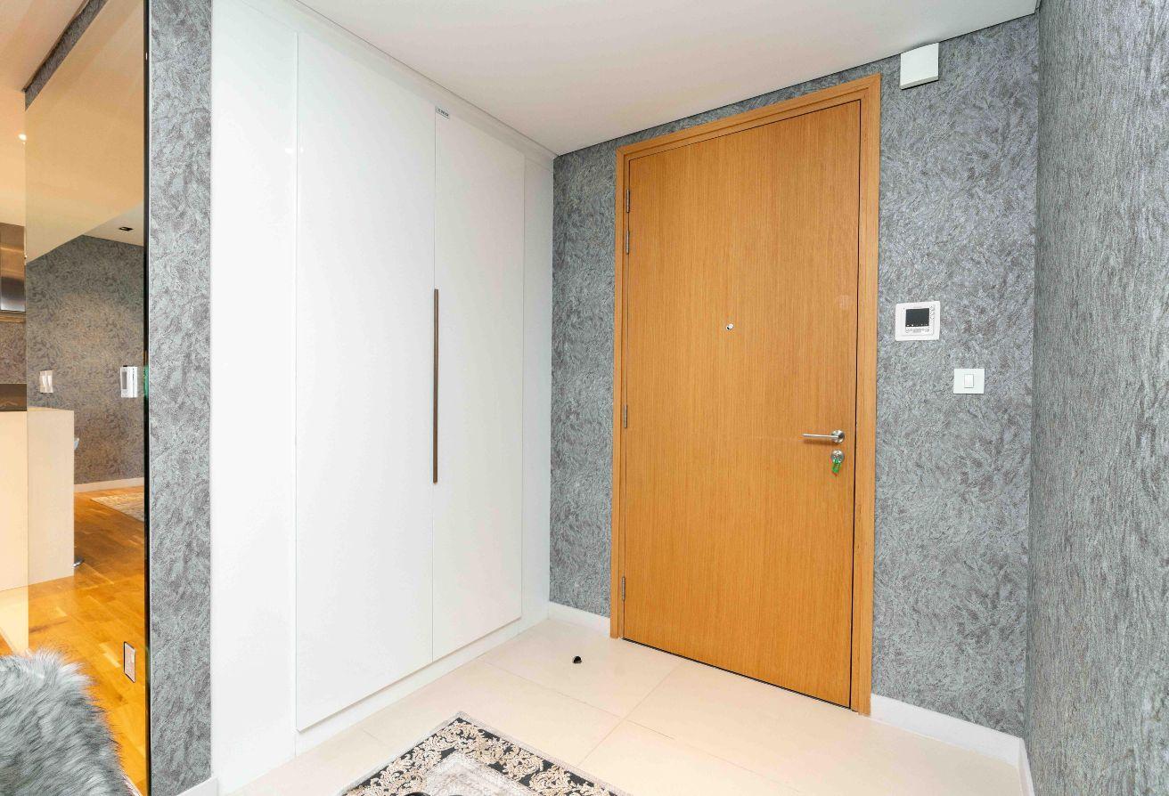 Luxury Furnished 2 Bed | Modern Layout | Vacant photo 13