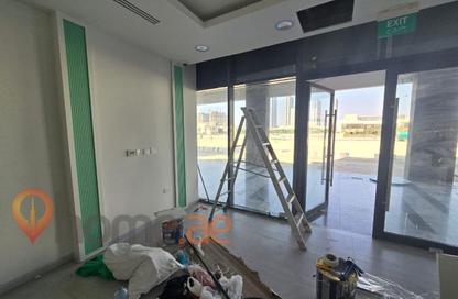 Shop - Studio - 1 for rent in Azizi Riviera 22 - Azizi Riviera - Meydan One - Meydan - Dubai