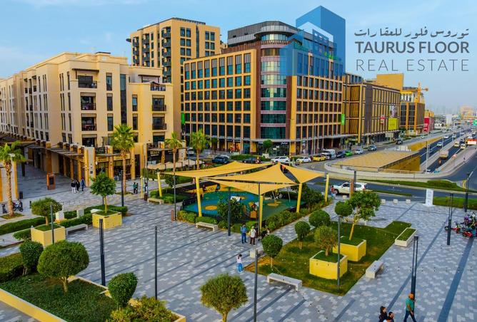 Studio Apartment with Gold Road View || Ready to M