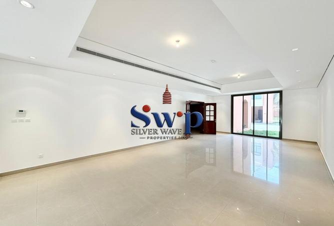 79414538 - Property Image 2