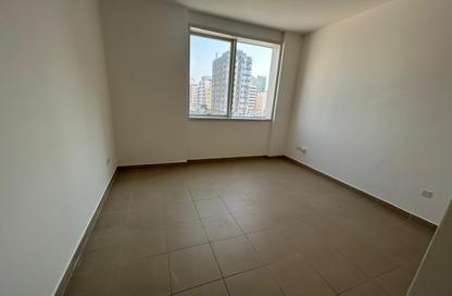 Apartment - 2 - 3 for rent in Tourist Club Area - Abu Dhabi