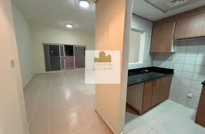 Apartment - Studio - 1 Bathroom for rent in The Gardens Buildings - The Gardens - Dubai