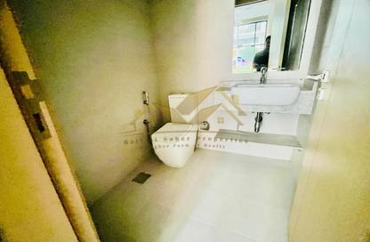 Shop - Studio - 2 Bathrooms for rent in Haas Building - Jumeirah Garden City - Al Satwa - Dubai