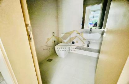Shop - Studio - 2 Bathrooms for rent in Haas Building - Jumeirah Garden City - Al Satwa - Dubai