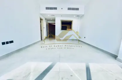 Apartment - 2 Bedrooms - 3 Bathrooms for rent in Jumeirah Garden City - Al Satwa - Dubai