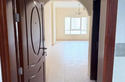 شقة - غرفة نوم - 2 حمامات للبيع في المجاز - الشارقة