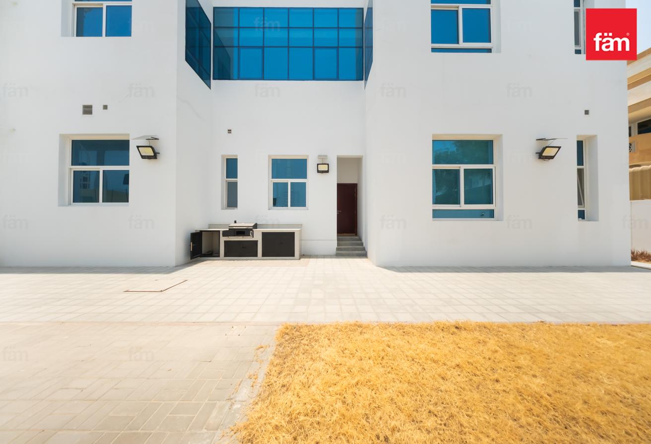 Suburban villa for family, easy access to the city photo 14