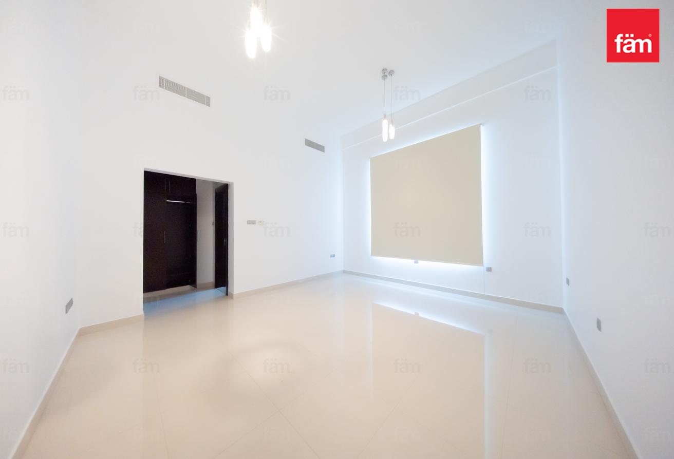 Suburban villa for family, easy access to the city photo 22