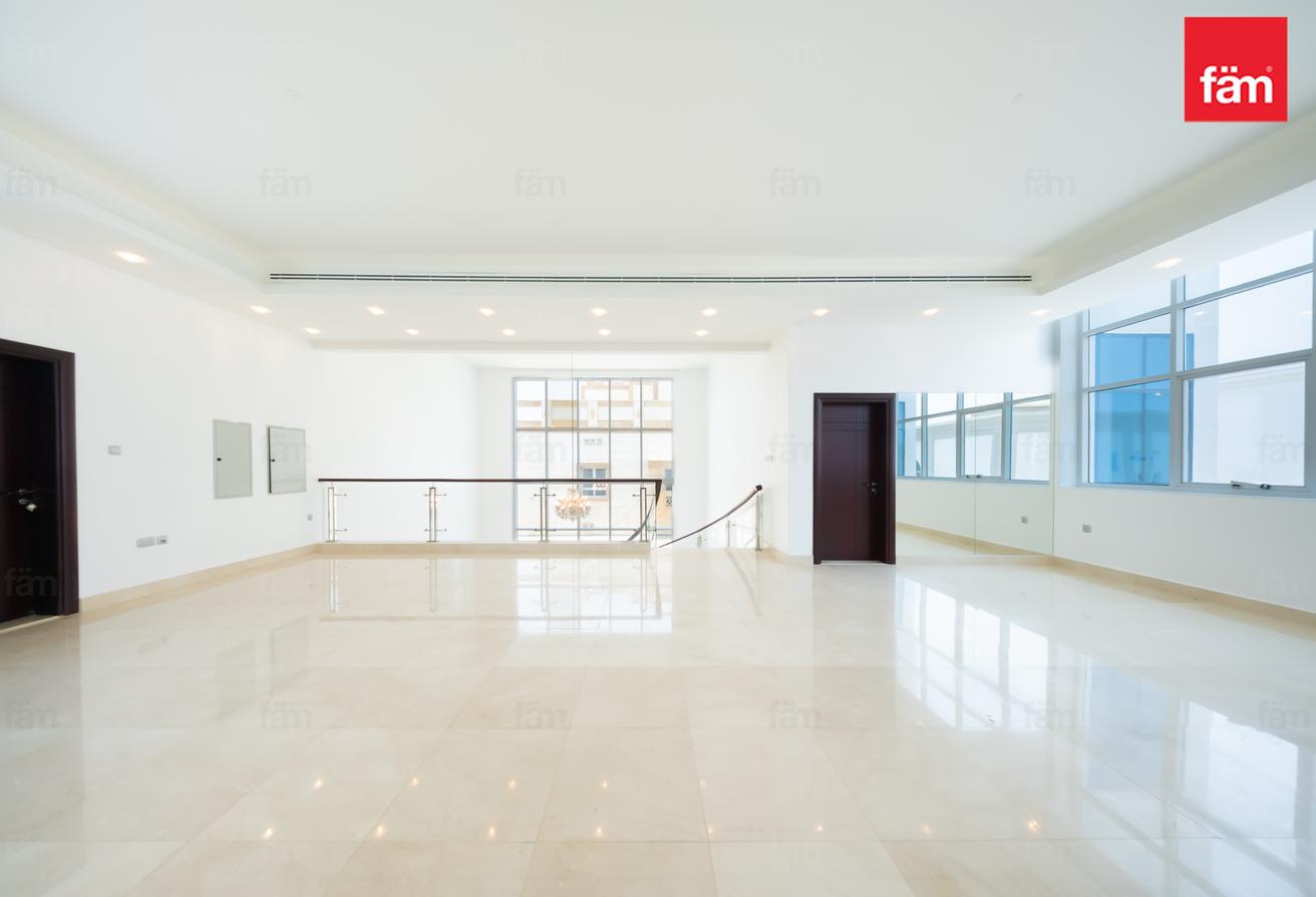 Suburban villa for family, easy access to the city photo 8