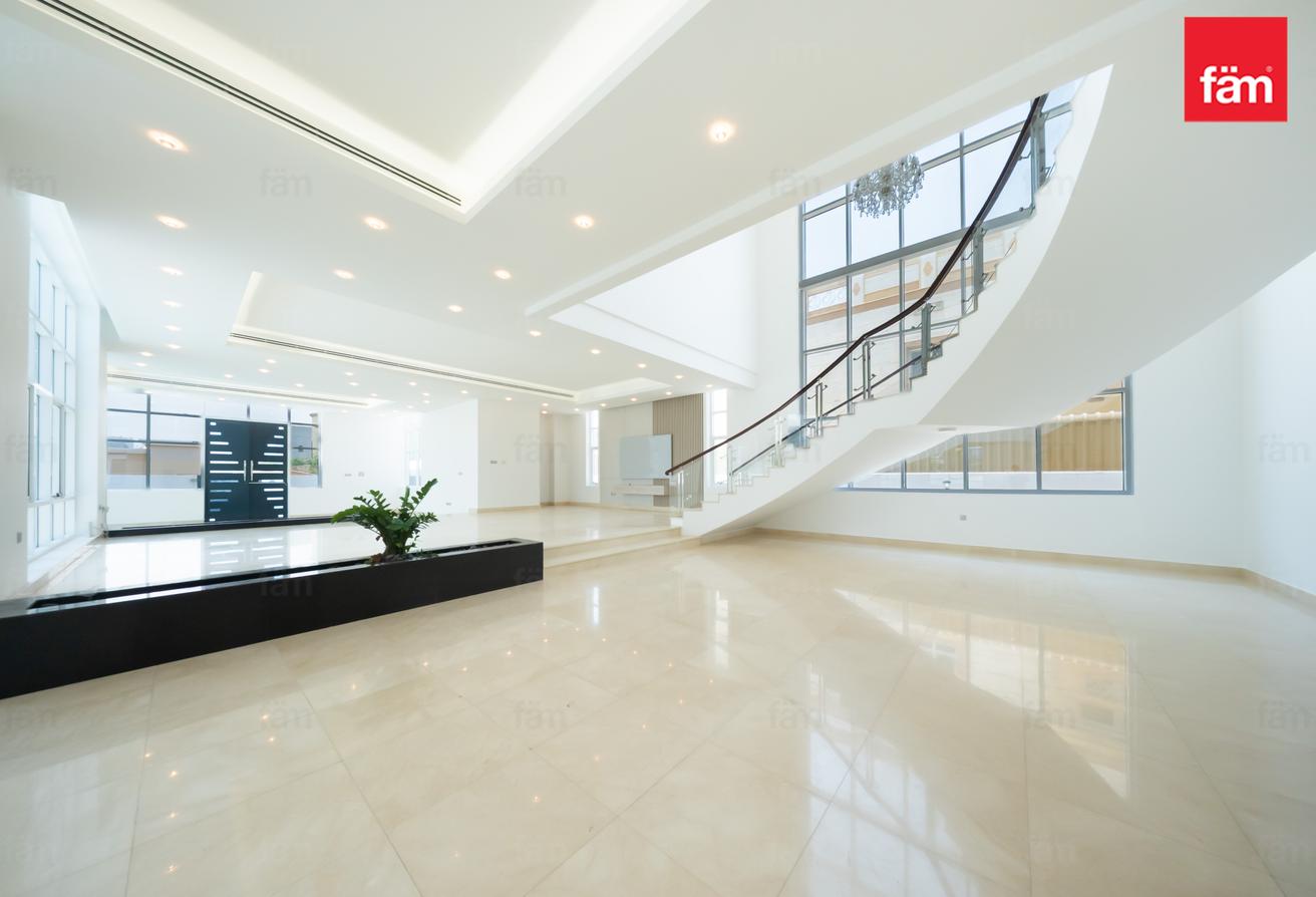 Suburban villa for family, easy access to the city photo 3