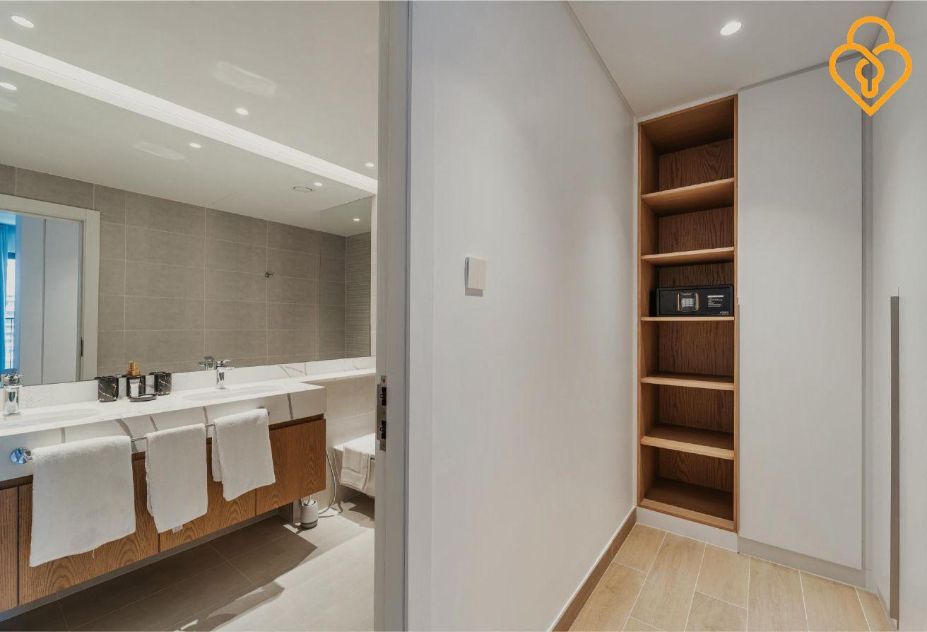 Luxury 3 BR Apt, Amazing Water Views in Jumeirah photo 27