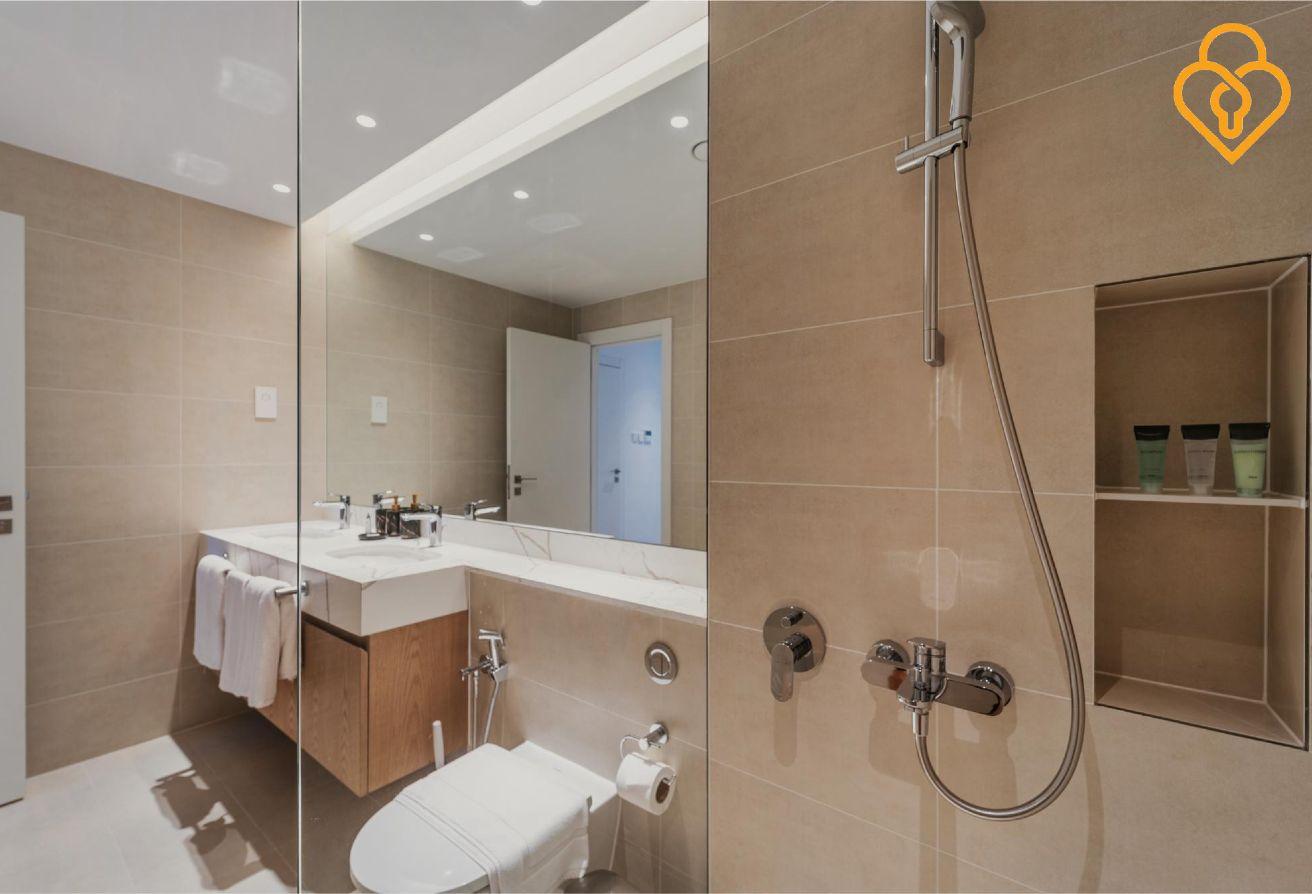 Luxury 3 BR Apt, Amazing Water Views in Jumeirah photo 29