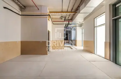 Retail - Studio for rent in Sherina Plaza 1 - Corniche Deira - Deira - Dubai
