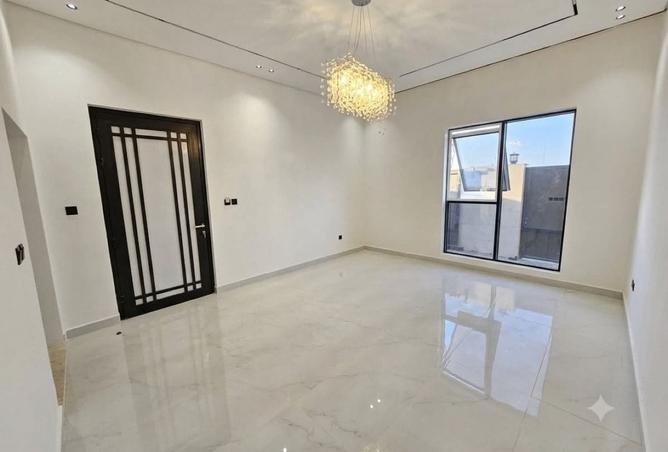 131100312 - Property Image 2