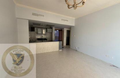 Apartment - 1 Bedroom - 1 Bathroom for rent in Al Majaz 3 - Al Majaz - Sharjah Apartment - 1 Bedroom - 1 Bathroom for rent in Al Majaz 3 - Al Majaz - Sharjah