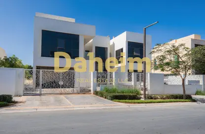 Villa - 5 Bedrooms - 5 Bathrooms for sale in The Parkway at Dubai Hills - Dubai Hills Estate - Dubai Villa - 5 Bedrooms - 5 Bathrooms for sale in The Parkway at Dubai Hills - Dubai Hills Estate - Dubai