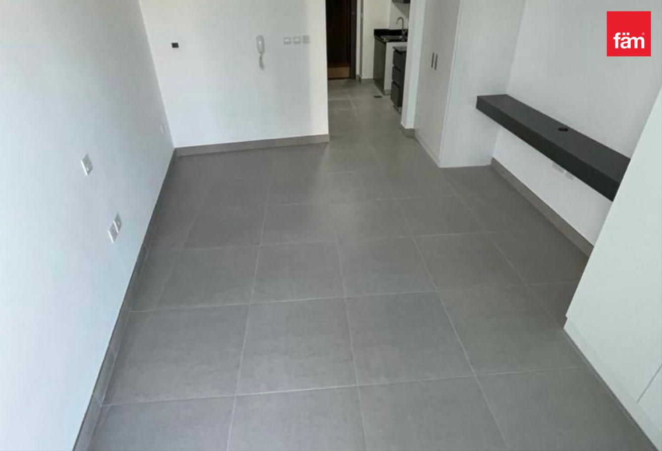 Ready to Move | Cheapest | Pool View | Unfurnished photo 2