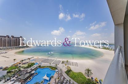 Apartment - 2 Bedrooms - 3 Bathrooms for rent in Al Haseer - Shoreline Apartments - Palm Jumeirah - Dubai