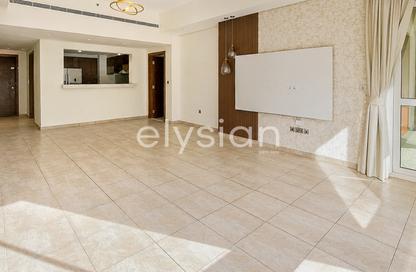 Apartment - 2 Bedrooms - 3 Bathrooms for rent in Marina Residences 6 - Marina Residences - Palm Jumeirah - Dubai