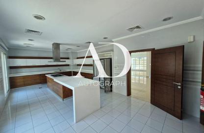 Villa - 4 Bedrooms - 5 Bathrooms for rent in Jumeirah 3 Villas - Jumeirah 3 - Jumeirah - Dubai