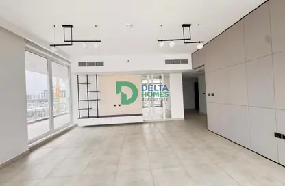 شقة - 2 غرف نوم - 3 حمامات للايجار في دينزجيت بواسطة أدي - مجان - دبي لاند - دبي