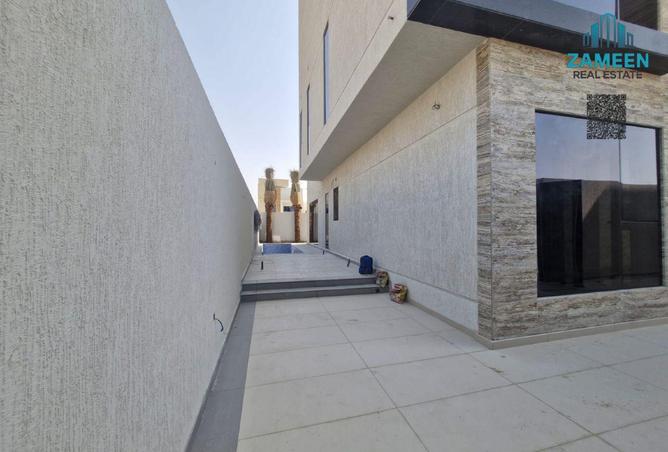 60916607 - Property Image 3