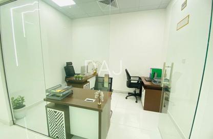 Office Space - Studio - 1 Bathroom for rent in Red Avenue - Al Garhoud - Dubai