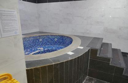 Apartment - 2 - 3 for rent in Crystal Plaza - Al Majaz 1 - Al Majaz - Sharjah