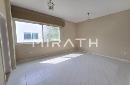 Villa - 5 Bedrooms - 6 Bathrooms for rent in Jumeirah 1 Villas - Jumeirah 1 - Jumeirah - Dubai
