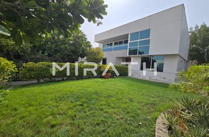 Villa - 5 Bedrooms - 6 Bathrooms for rent in Jumeirah 1 Villas - Jumeirah 1 - Jumeirah - Dubai