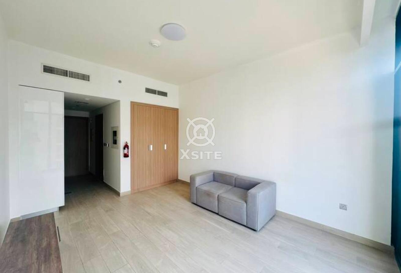 Premium Studio | Kitchen Appliances |Pool View photo 5