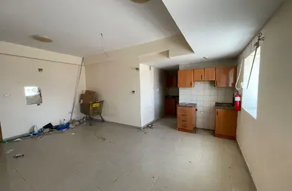 Apartment - Studio - 1 Bathroom for rent in Abu Shagara building - Abu shagara - Sharjah