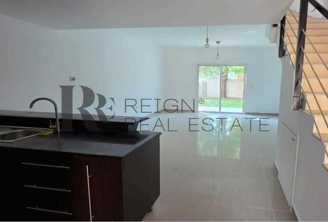 3-bed villa in Contemporary Style · Vacant — photo 2