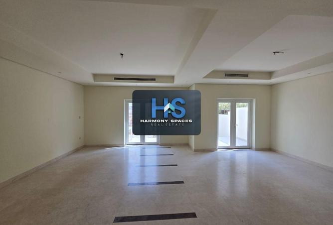 Spacious 3-Bedroom Townhouse + Maid’s Room