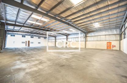 Warehouse - Studio - 7+ for rent in Freezone North - Jebel Ali Freezone - Jebel Ali - Dubai