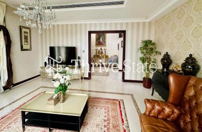 Villa - 5 - 6 for rent in Garden Homes Frond P - Garden Homes - Palm Jumeirah - Dubai