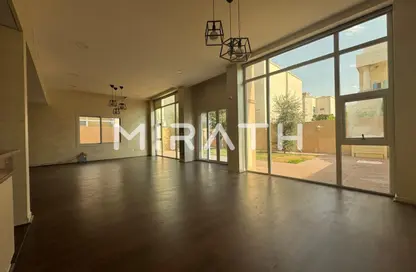 فيلا - 4 غرف نوم - 5 حمامات للايجار في فيلات القرهود - منطقة القرهود - دبي