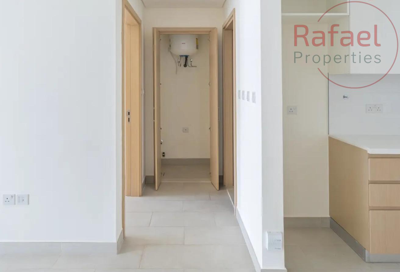 Huge Layout | Middle floor | Unfurnished photo 5