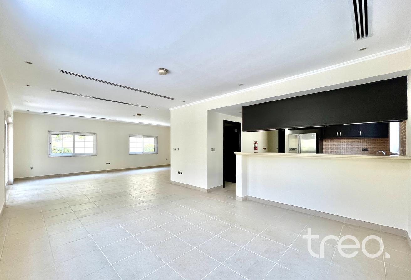 Exclusive | September | 3 Bed Legacy Large photo 5