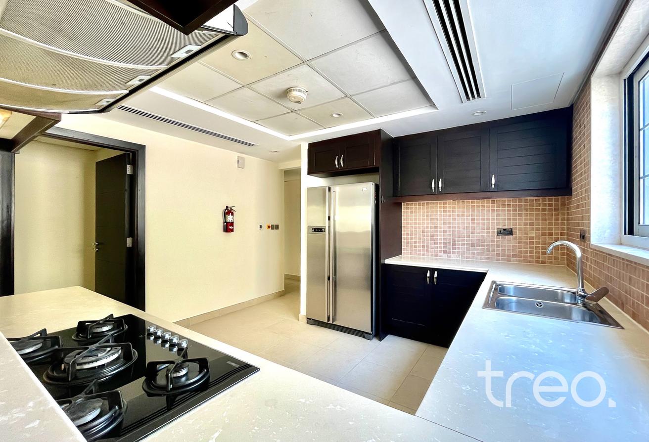 Exclusive | September | 3 Bed Legacy Large photo 6