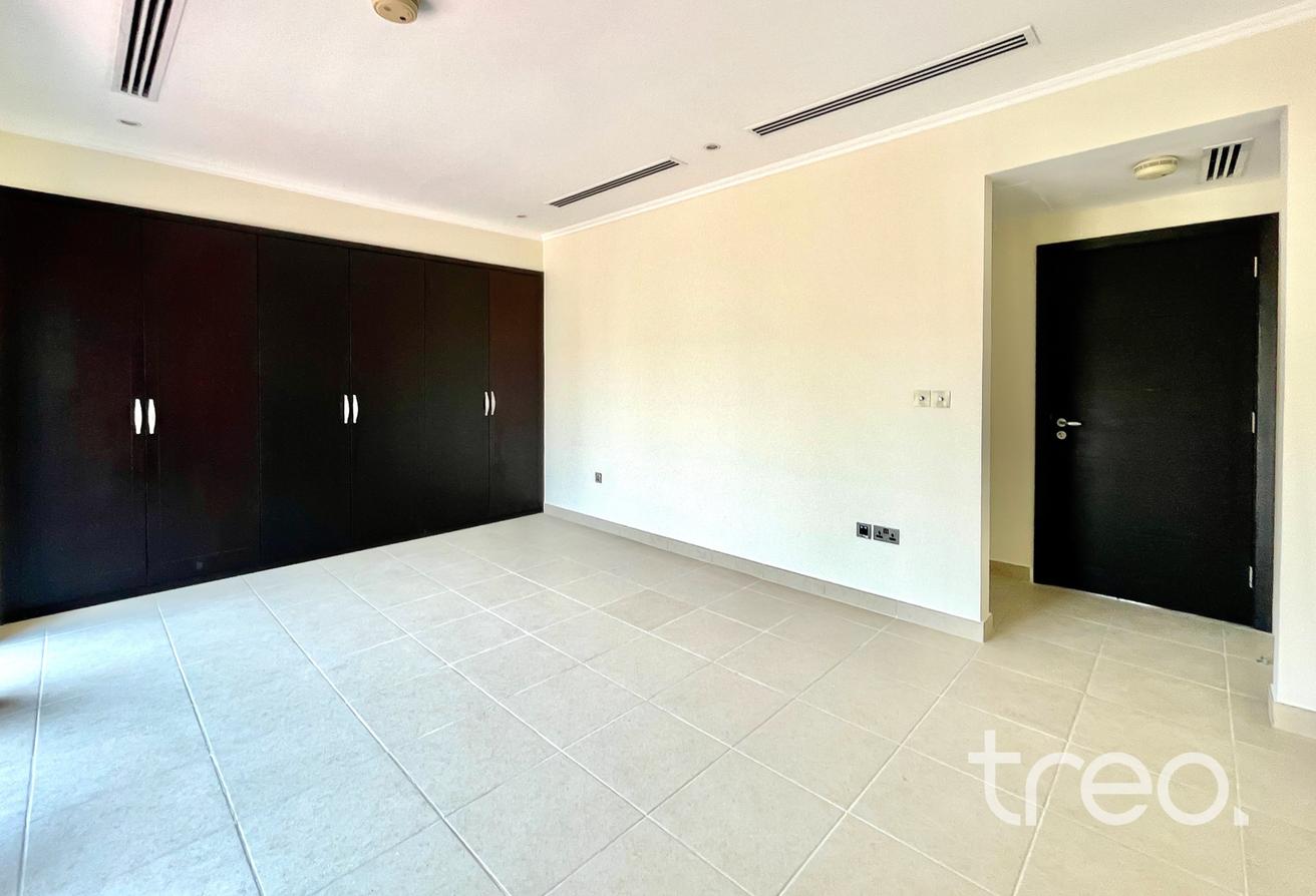 Exclusive | September | 3 Bed Legacy Large photo 15