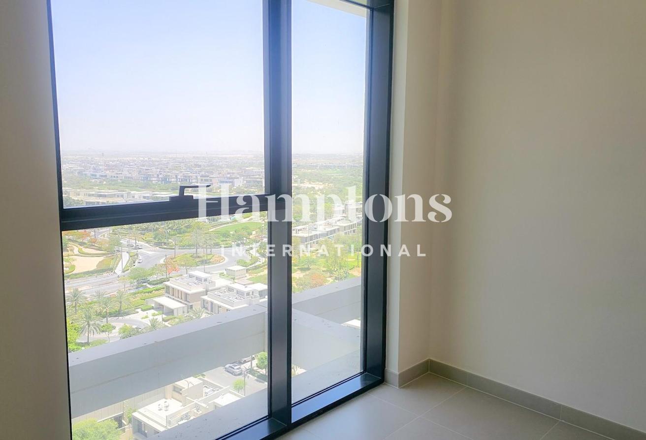 Top Floor | Corner Unit | Full Golf View | 3B+Maid photo 11