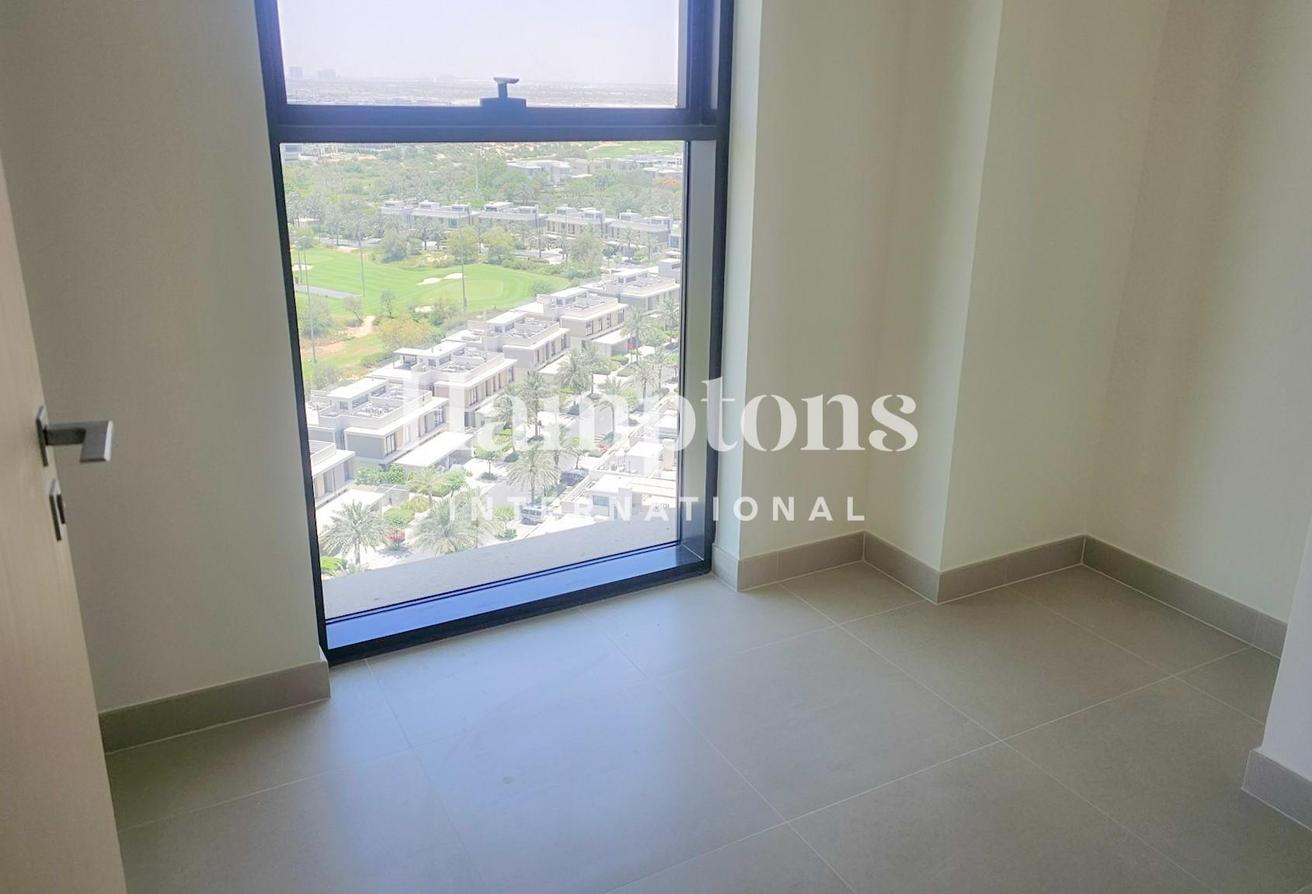 Top Floor | Corner Unit | Full Golf View | 3B+Maid photo 7