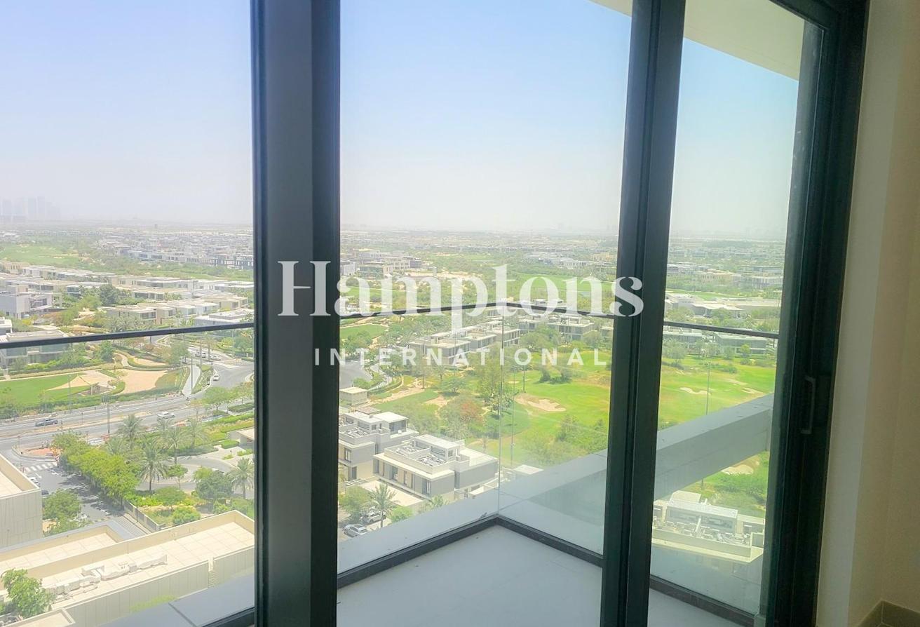 Top Floor | Corner Unit | Full Golf View | 3B+Maid photo 10