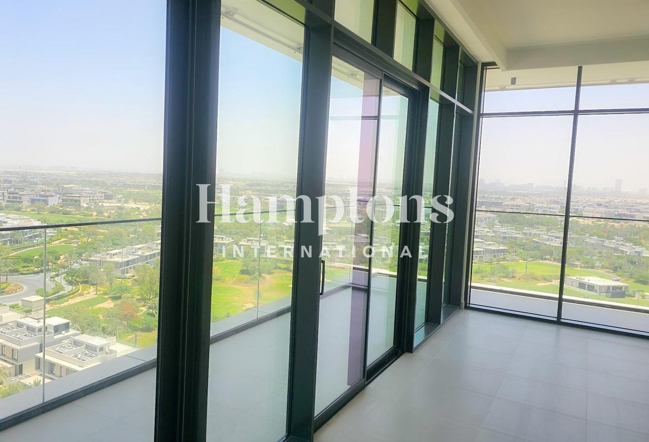 Top Floor | Corner Unit | Full Golf View | 3B+Maid photo 3
