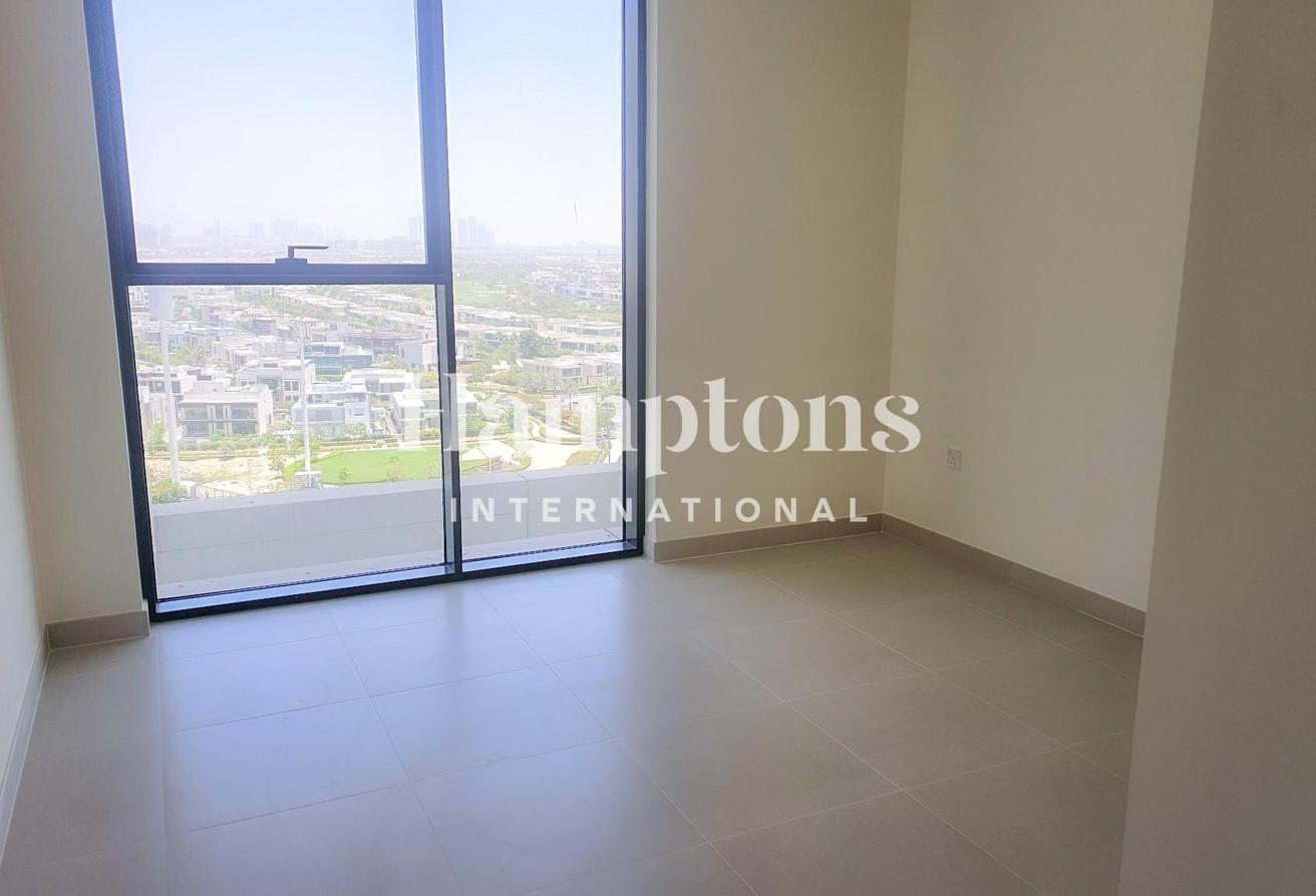 Top Floor | Corner Unit | Full Golf View | 3B+Maid photo 13