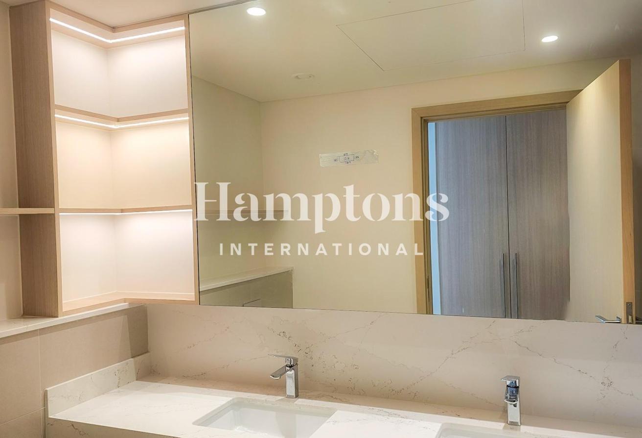 Top Floor | Corner Unit | Full Golf View | 3B+Maid photo 16