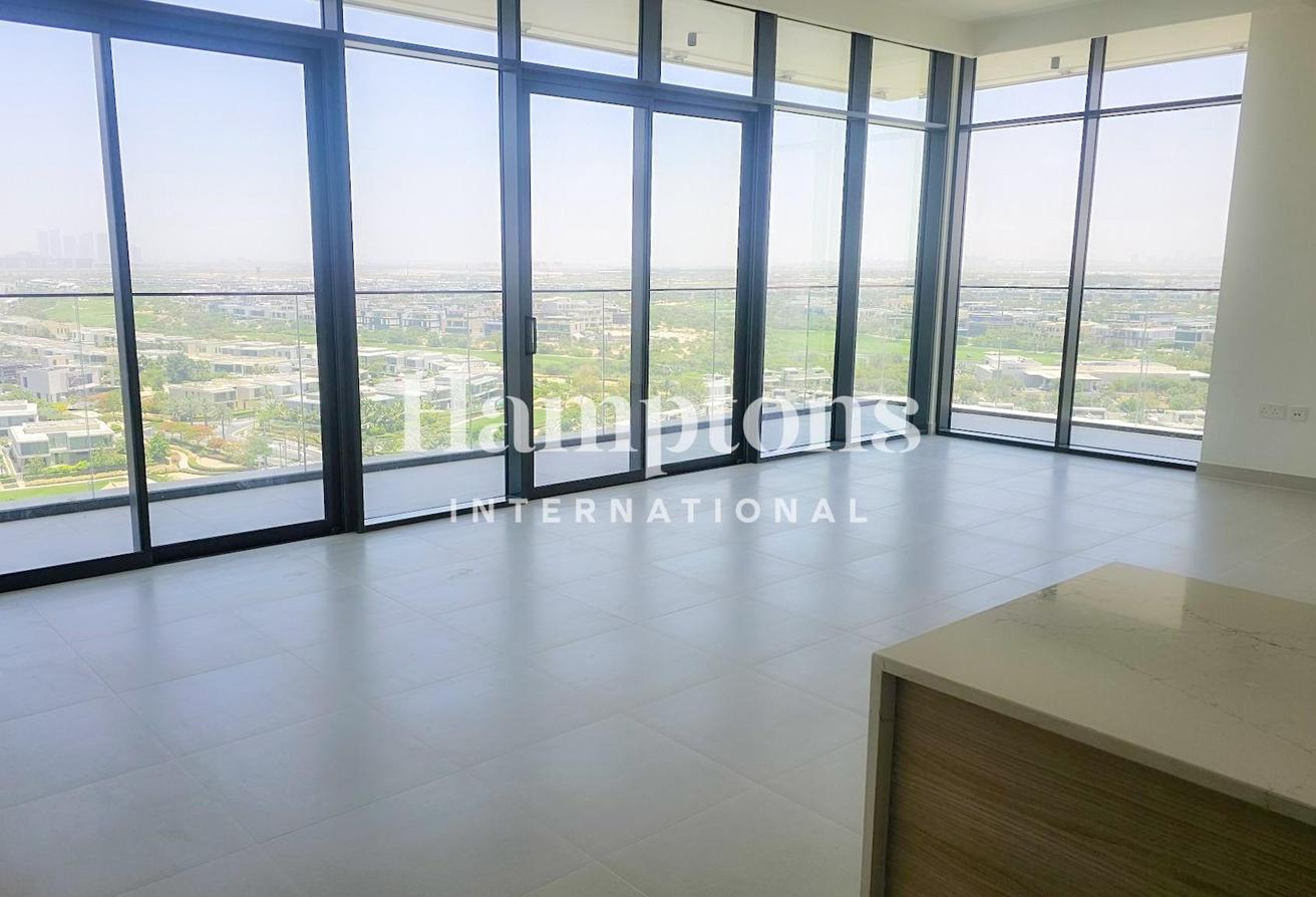 Top Floor | Corner Unit | Full Golf View | 3B+Maid photo 4