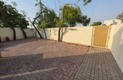 Villa - 2 Bedrooms - 3 Bathrooms for rent in Springs 11 - The Springs - Dubai Villa - 2 Bedrooms - 3 Bathrooms for rent in Springs 11 - The Springs - Dubai